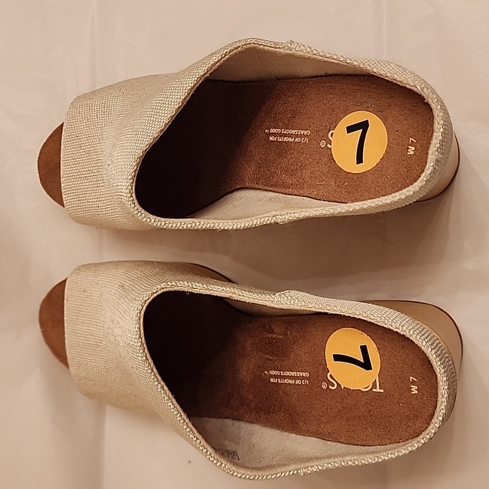 Shoes - Picture 4 of 5